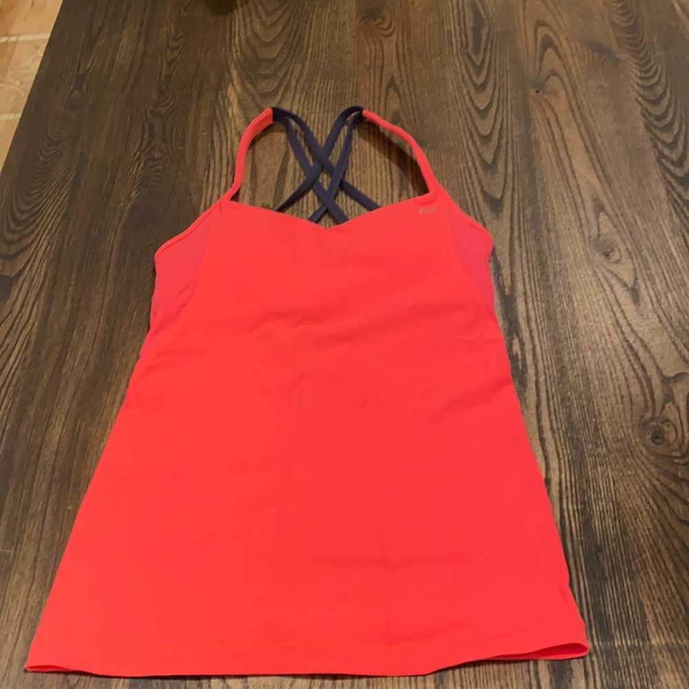 Lorna Jane Built in sports bra top size Small